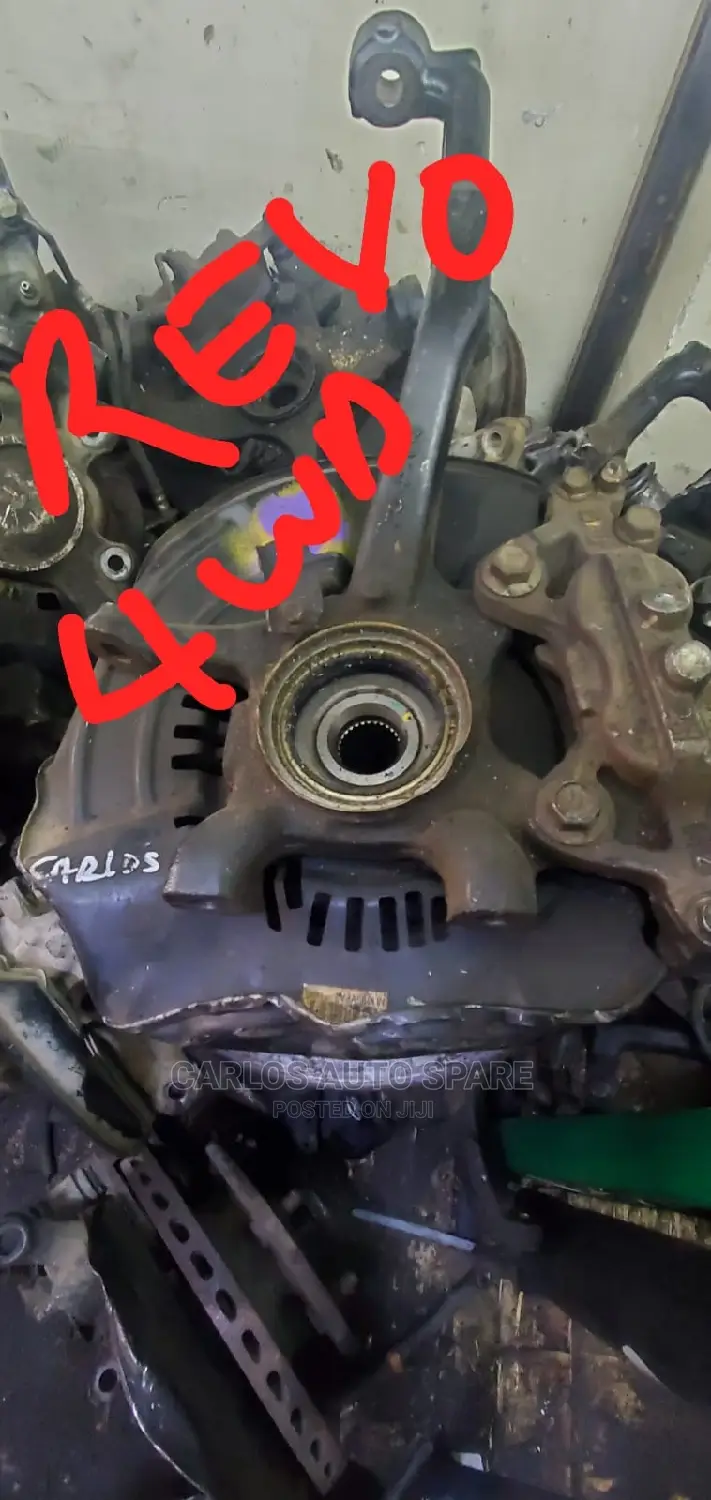 Front Hub Revo 4wd