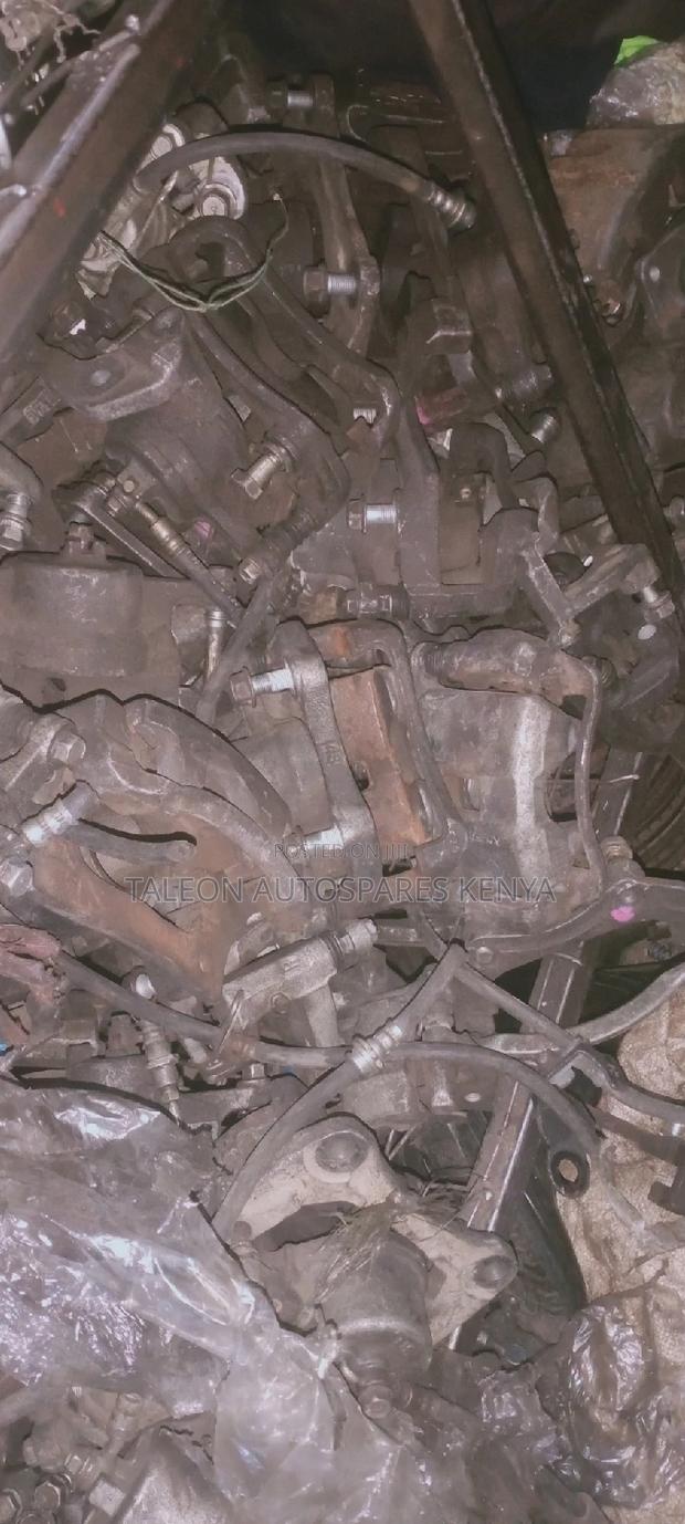 Noah,Voxy,Nze,Wish Calipers - main view