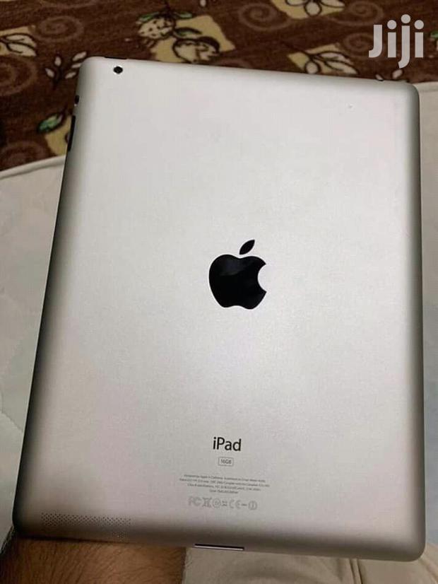 Apple iPad 2 Wi-Fi + 3G 16 GB Gray