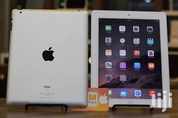 Apple iPad 2 Wi-Fi 16 GB Silver - main view