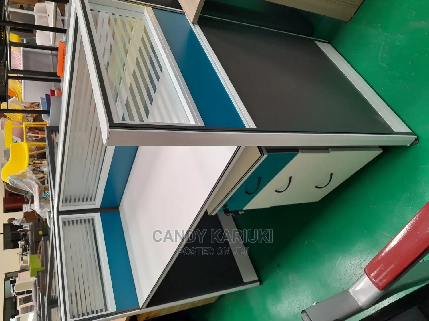 Spacious One Way Workstation