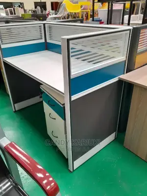 Modern 1 Way Workstation