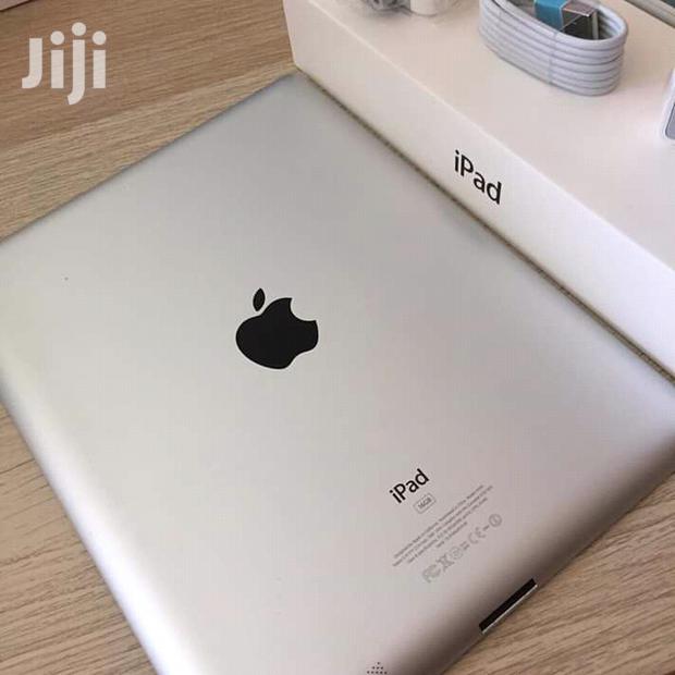 Apple iPad 2 Wi-Fi 16 GB Silver - main view