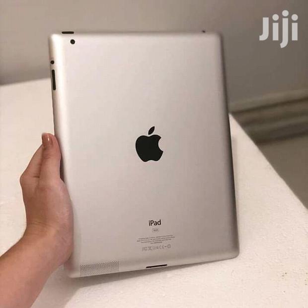 Apple iPad 2 Wi-Fi 16 GB Silver - main view