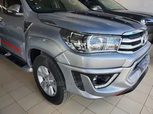 Toyota Hilux 2017 Silver