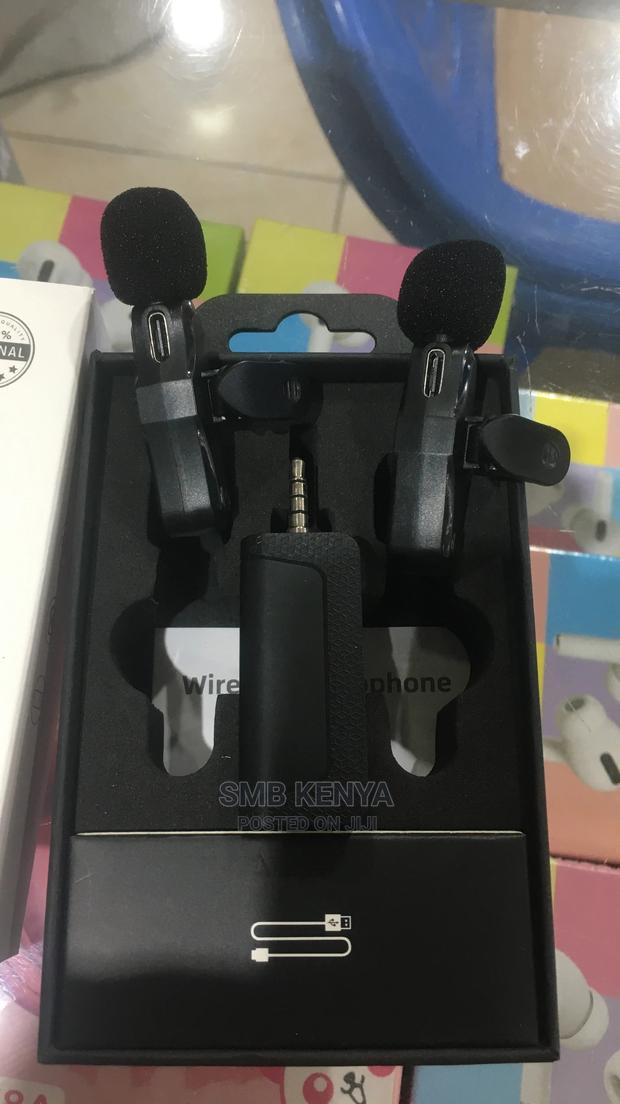 Camera and Smart Phones Wireless Microphones (Dual) - thumbnail 2