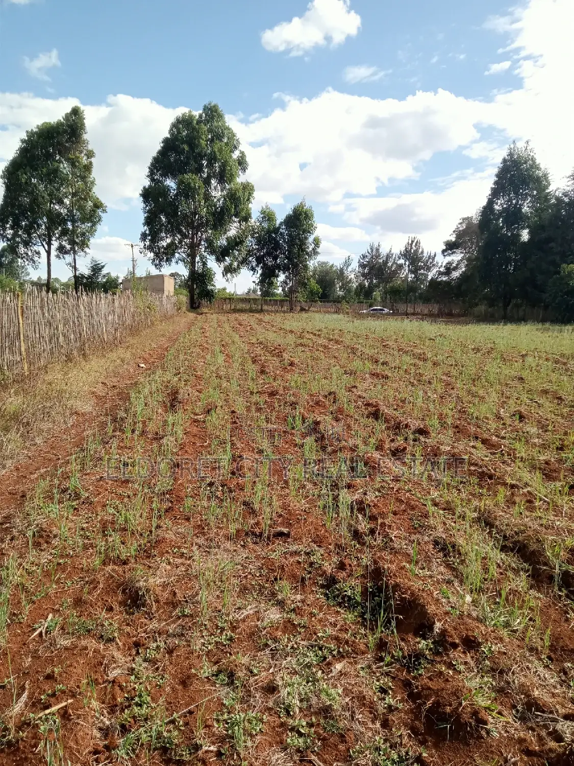 One Acre Kapseret Ideal for Residential