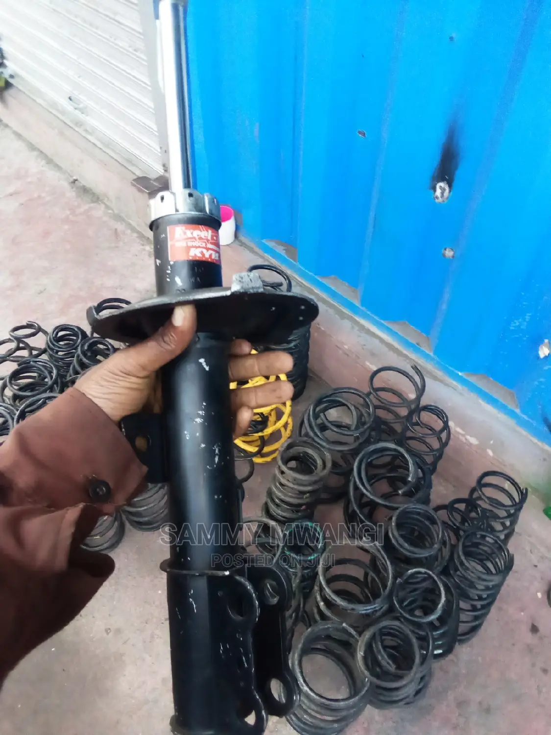 Toyota Voxy Shocks Avairable in Best Price