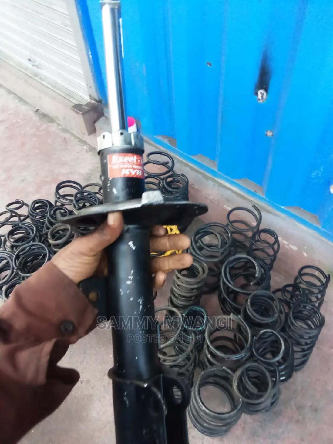 Toyota Voxy 2012 Shocks