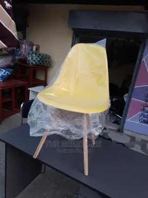 Aemes Chair