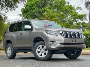 Toyota Land Cruiser Prado 2.8 D-4d 2015 Gray