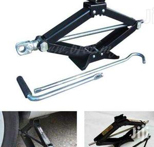 New 2T Scissor Jack, Free Delivery Within Nairobi Town.