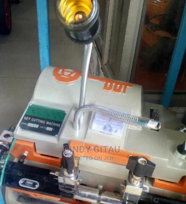 Key Cutting Machine