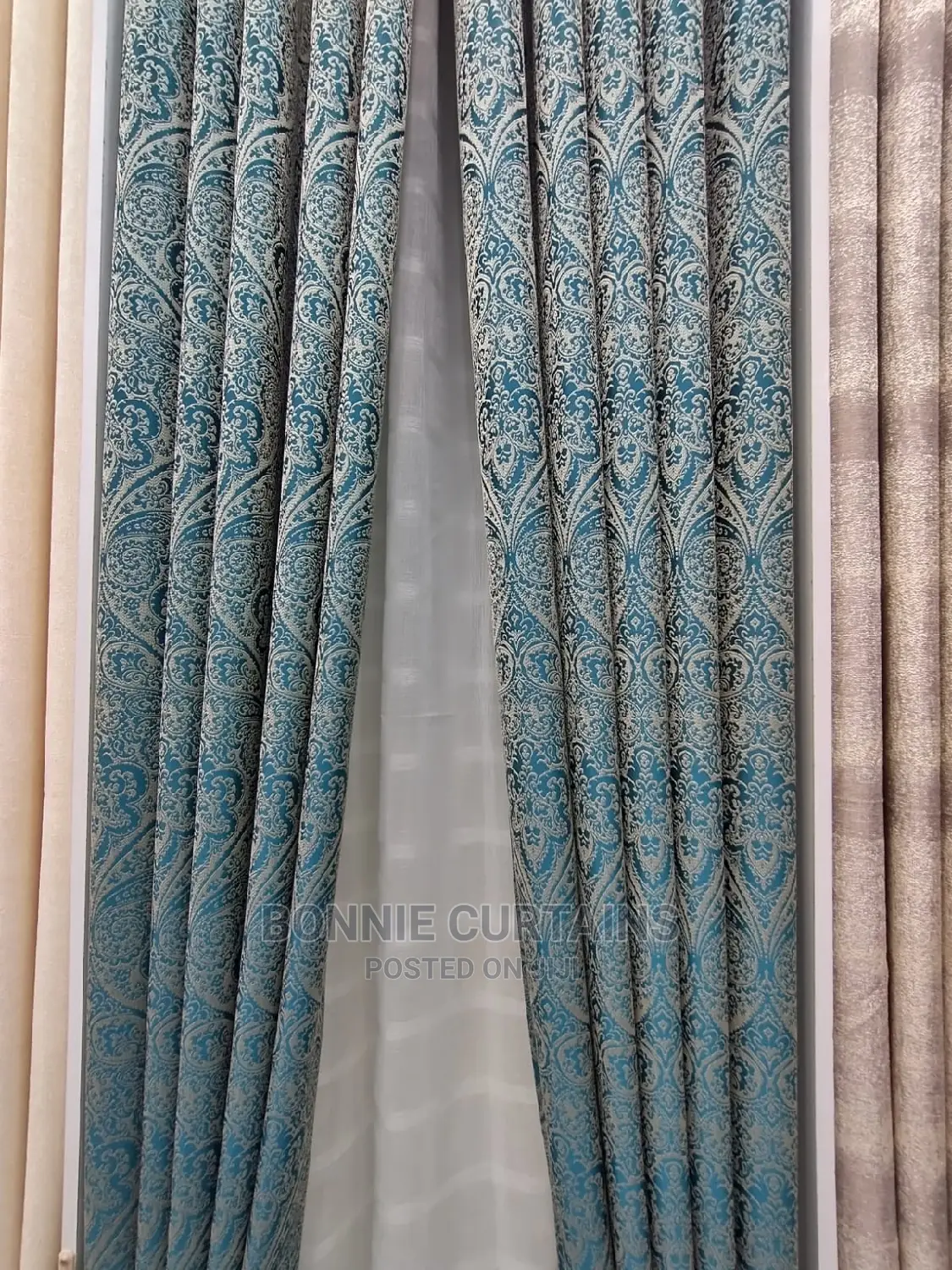 Shears and Curtains Available in Affordable Prices