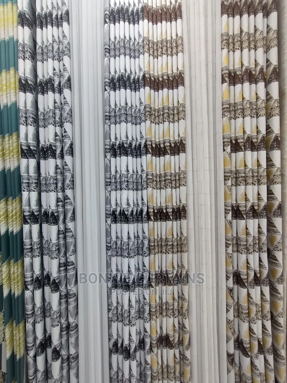 Shears and Curtains Available in Affordable Prices