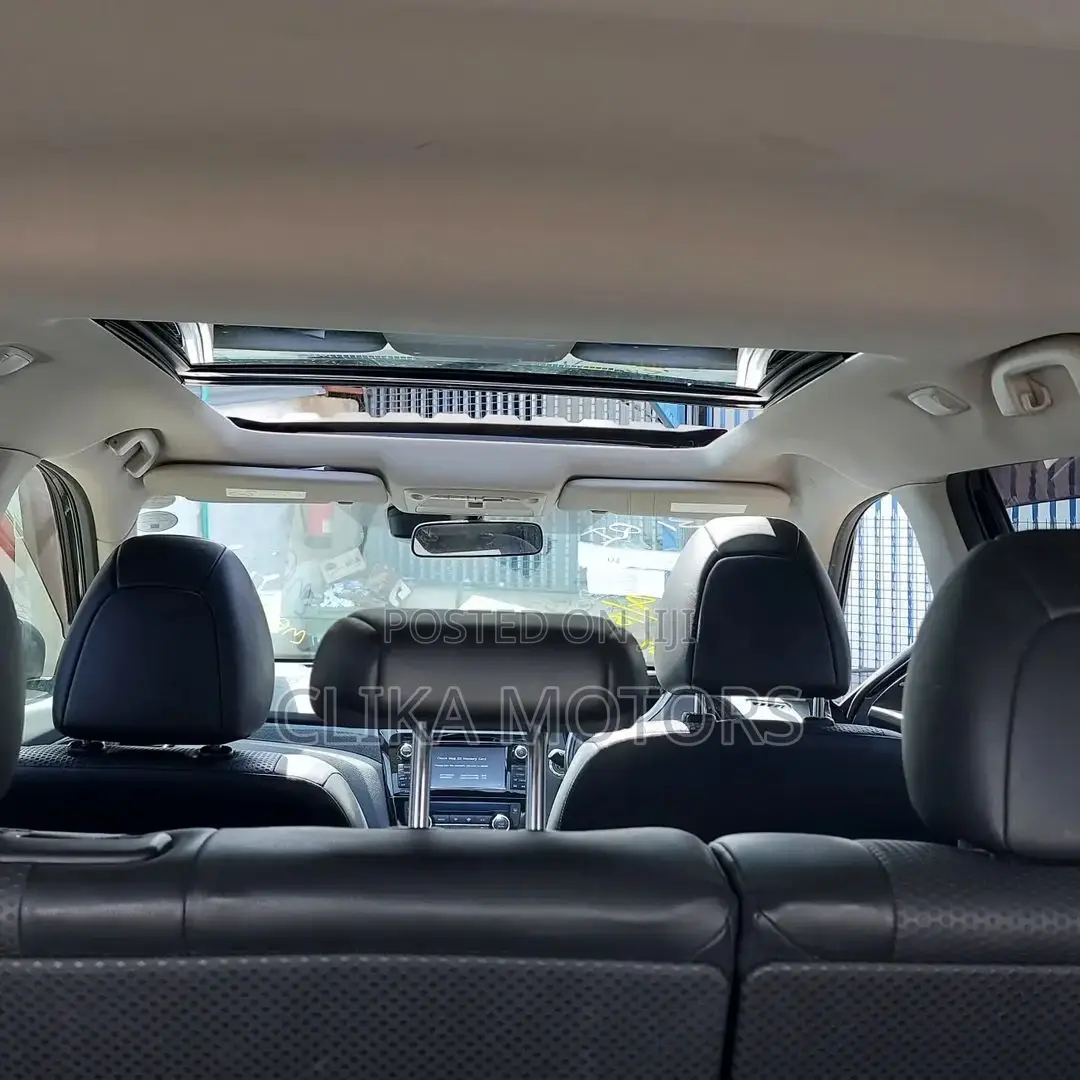 Toyota Noah 2016 Brown