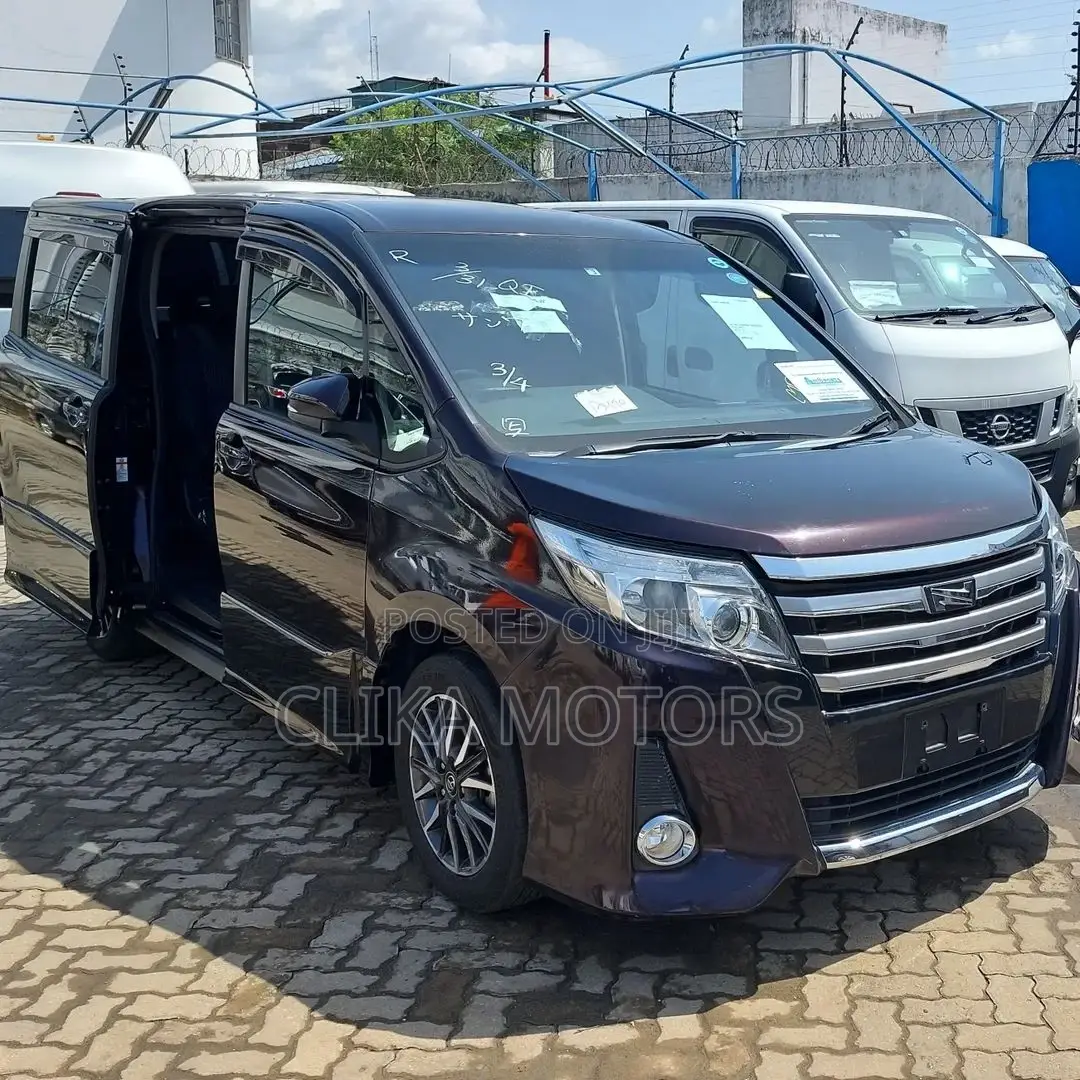 Toyota Noah 2016 Brown
