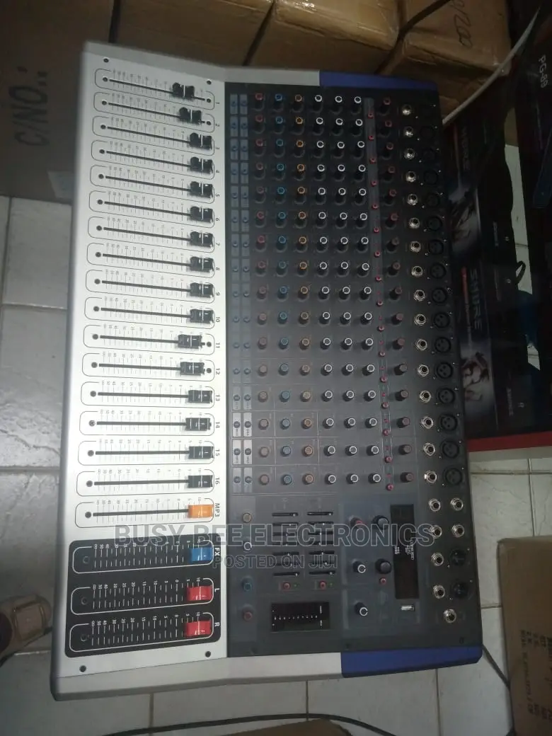 16 Ch Pro Mixer