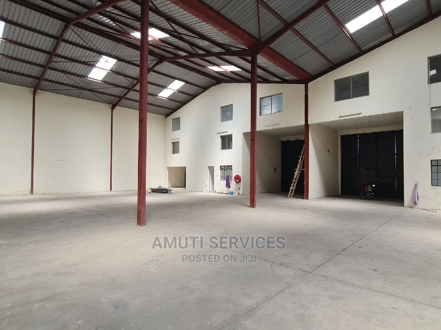 Sabaki: 6,500sqft Godown to Let