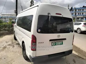 Toyota HiAce 2015 Silver