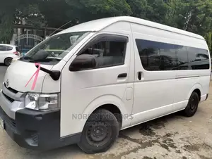 Toyota HiAce 2015 Silver