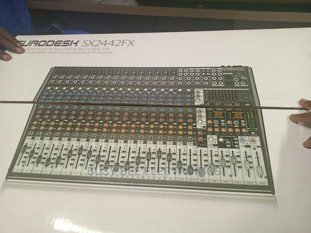 Eurodesk 24ch Mixer