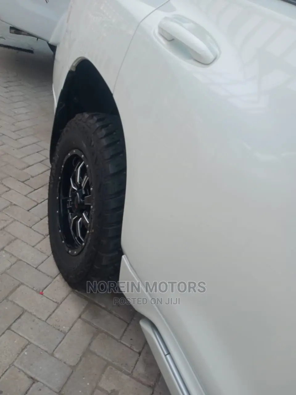 Toyota Land Cruiser Prado 2015 Off White