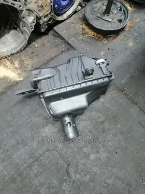 Toyota Hiace 7l Air Cleaner Housing