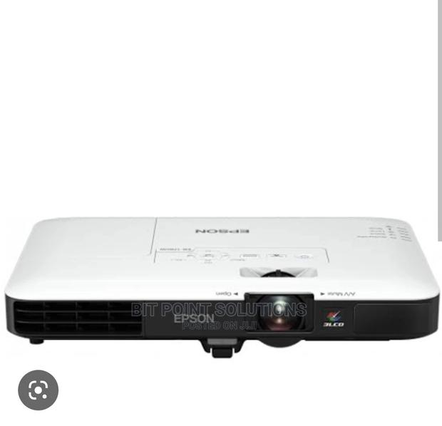 Epson Eb-1780w Projector - thumbnail 3