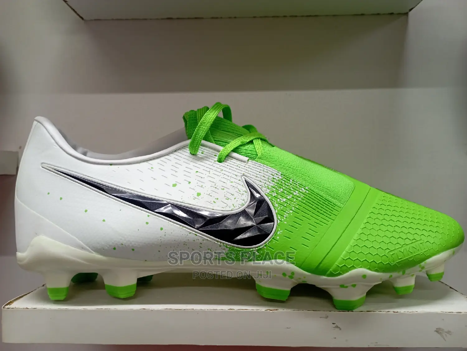 Phantom Venom Natural Ground Football Cleats