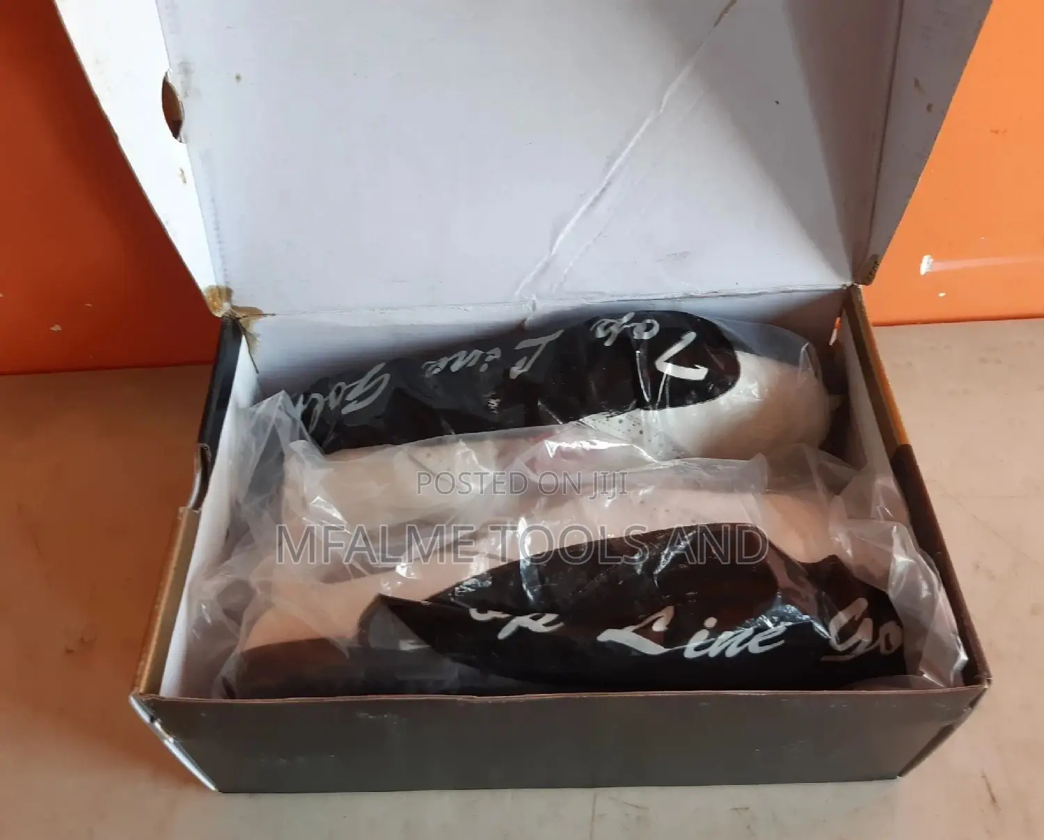 Golf Shoe - Sale! Sale! Genuine Leather Plastic Spikes Ex-Uk