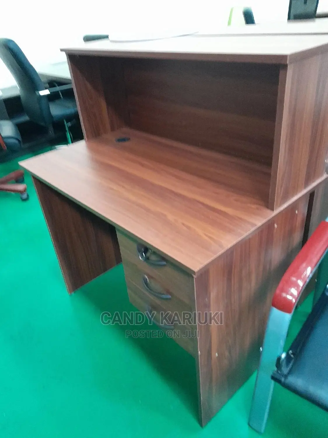Spacious Reception Desk