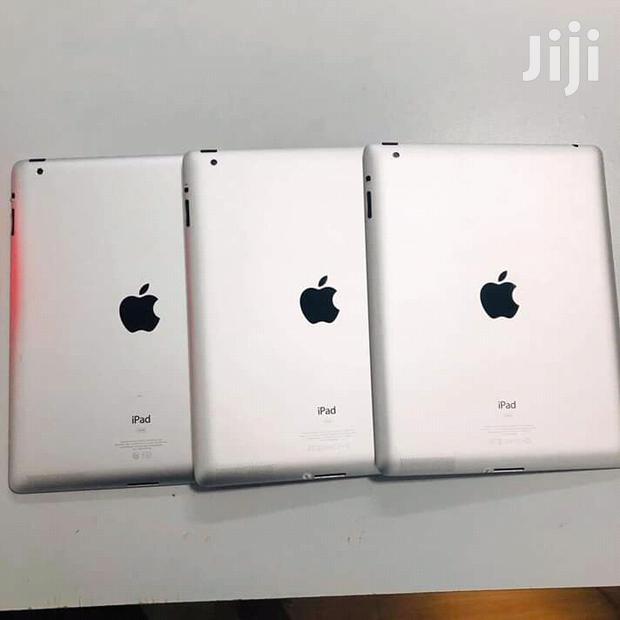 Apple iPad 2 Wi-Fi 16 GB Gray - main view