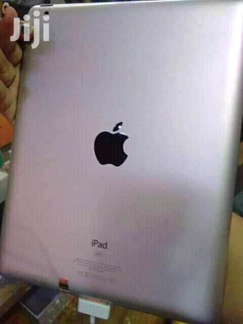 Apple iPad 2 Wi-Fi 16 GB Silver - main view