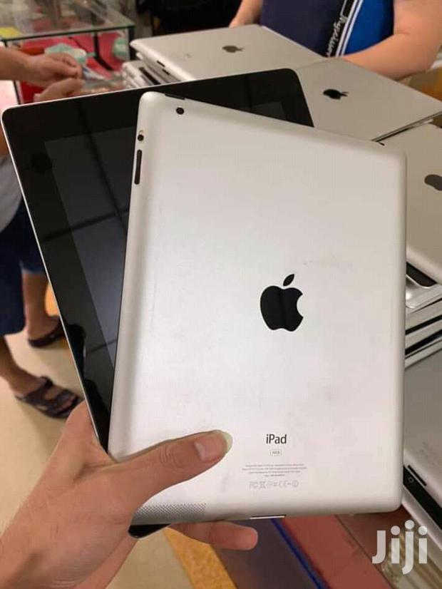 Apple iPad 2 Wi-Fi 16 GB Gray - main view