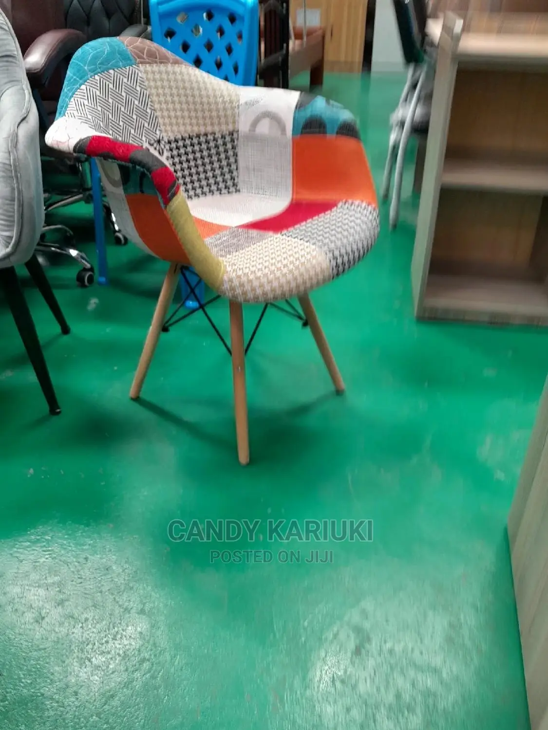 Kinyozi Waiting Area Seat (African Printed)