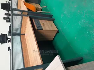 Spacious 2 Way Workstation
