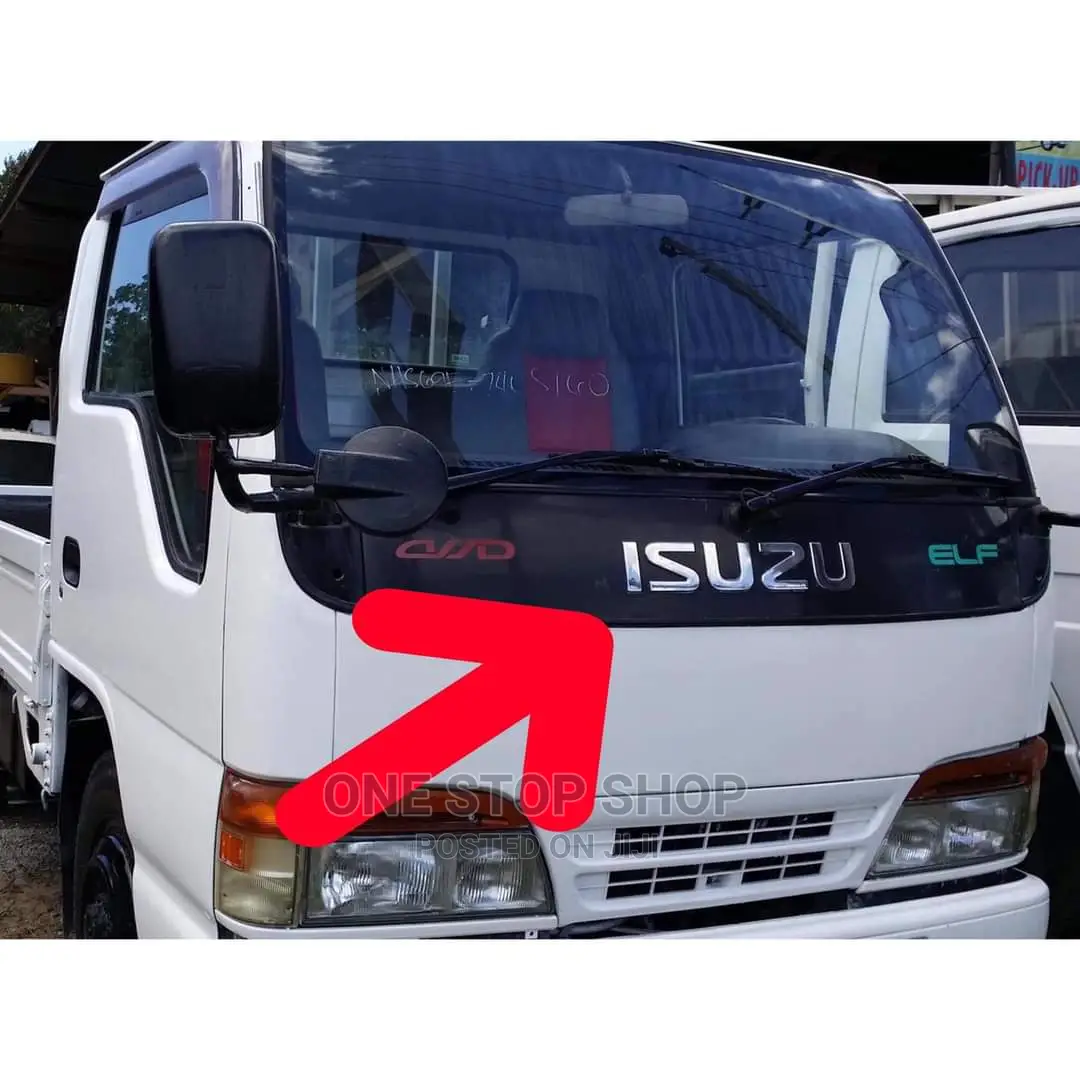 ISUZU Car Logo