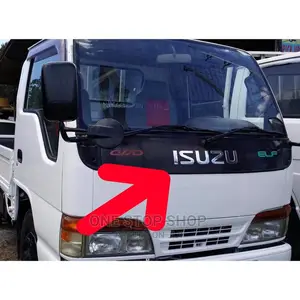 ISUZU Car Logo