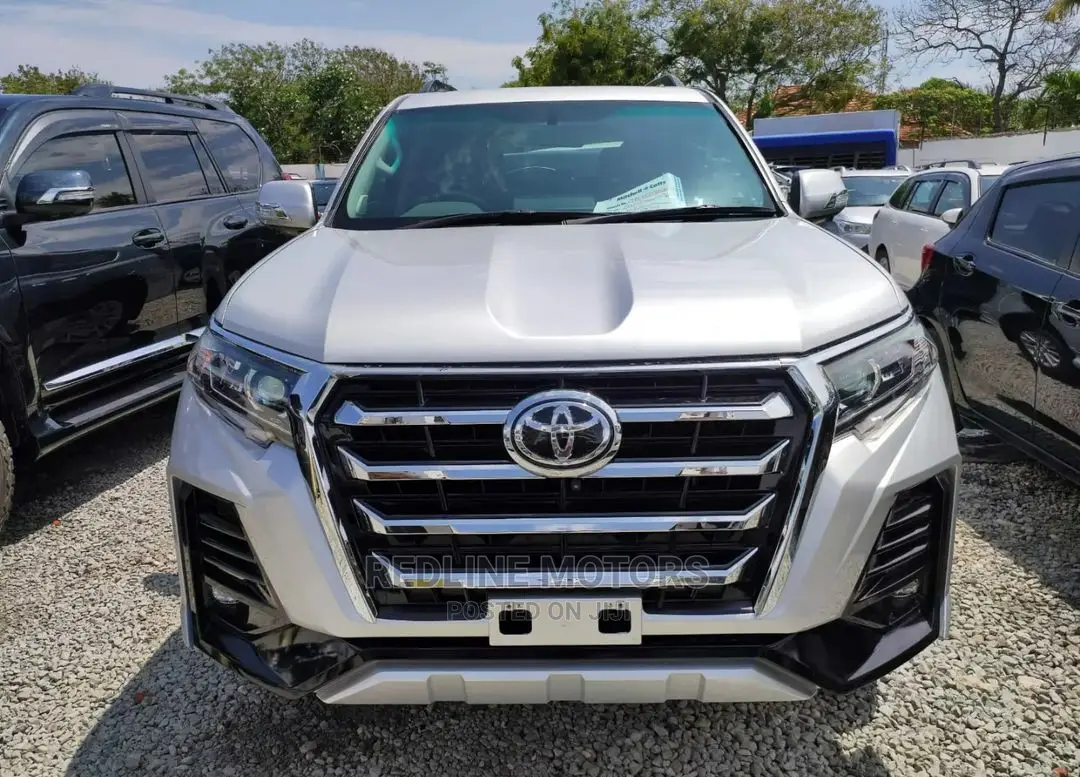 Toyota Land Cruiser Prado 2.8 2017 Silver