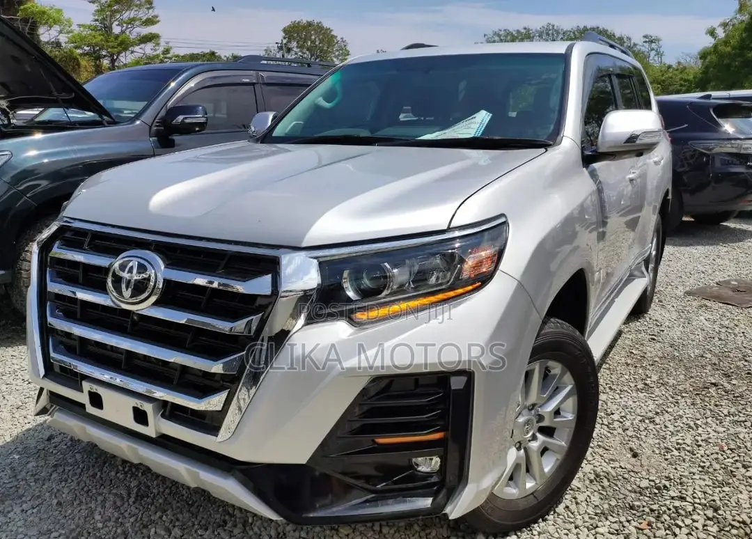 Toyota Land Cruiser Prado 2.8 2017 Silver