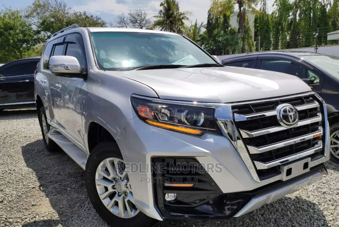 Toyota Land Cruiser Prado 2.8 2017 Silver