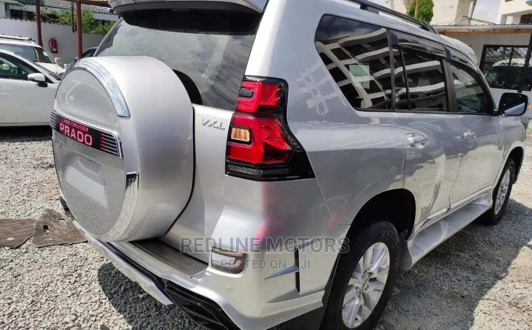 Toyota Land Cruiser Prado 2.8 2017 Silver