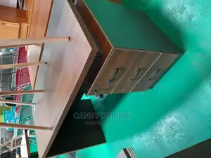 Modern 1.4m Office Desk