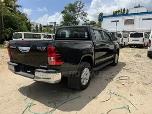 Toyota Hilux 2018 Black