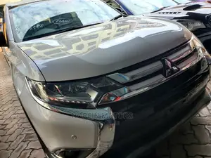 Mitsubishi Outlander 2016 Off White