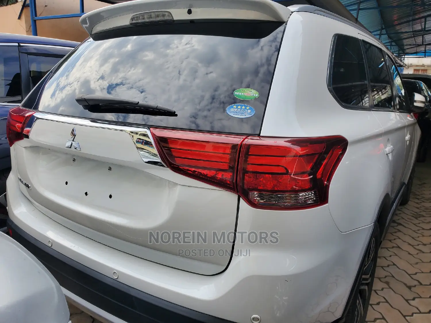 Mitsubishi Outlander 2016 Off White