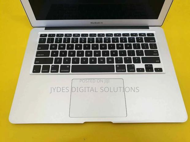 Laptop Apple MacBook 2017 4GB Intel Core I5 SSD 128GB - main view