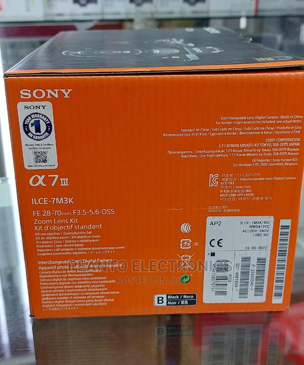 Sony Alpha A7 Iii Mirrorless Digital Camera With 28-70mm - thumbnail 2