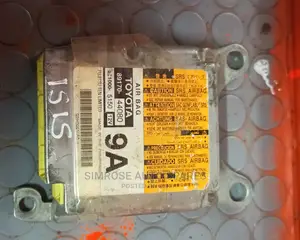 Toyota Isis Air Bag Control Unit.